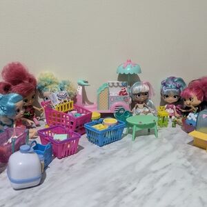 set of shopinks. Doll Set with Accessories